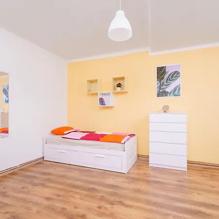 Flatshare Close To Park Homestay Prague
