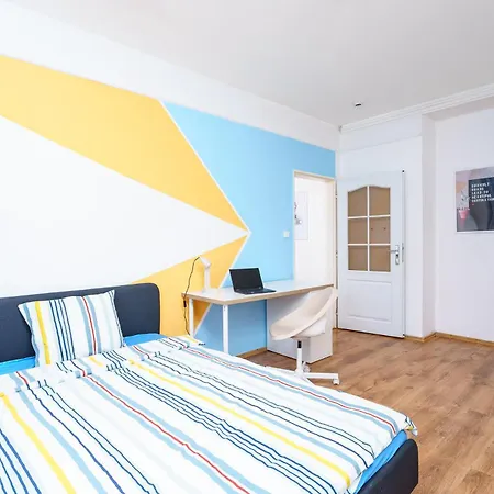 Homestay Flatshare Close To Park Prague