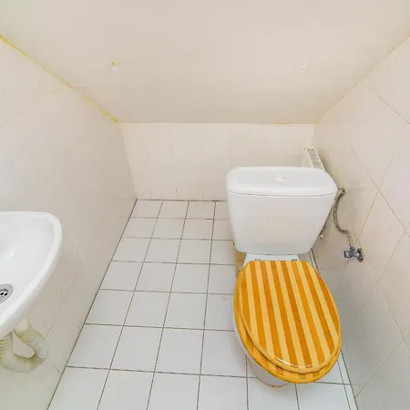 Homestay Flatshare Close To Park Prague