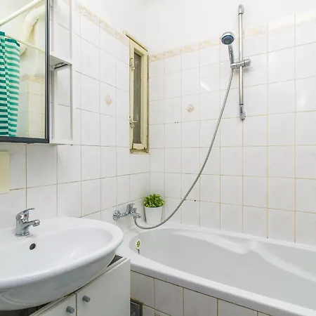 Homestay Flatshare Close To Park *